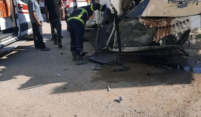 Hatay’da 3 otomobil çarpıştı: 7 yaralı