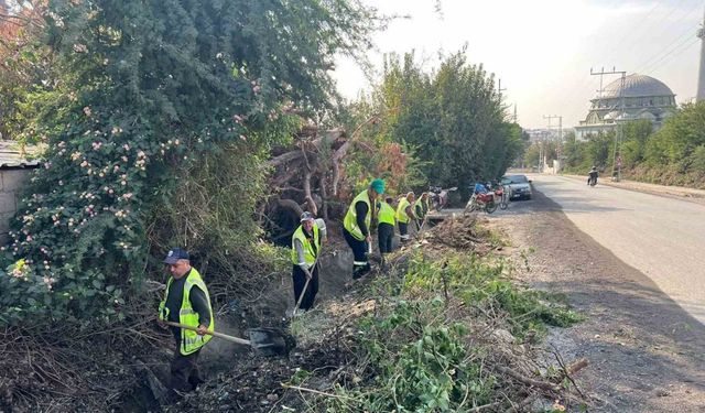 Hatay’da 66 kilometrelik yağmur suyu ve ızgara temizliğinden toplamda 53 kamyon katı atık çıktı