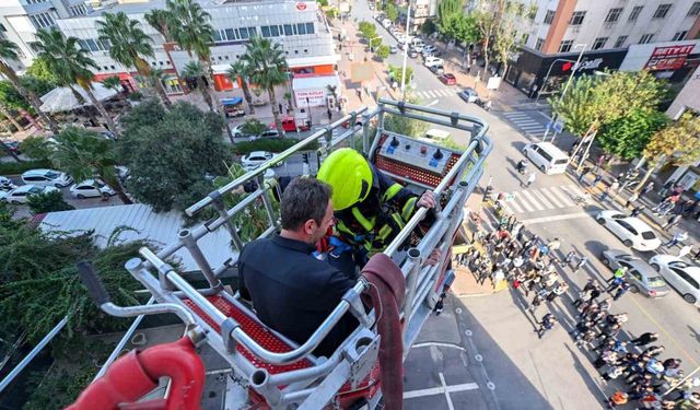 Mersin’de iş merkezinde yangın ve kurtarma tatbikatı yapıldı