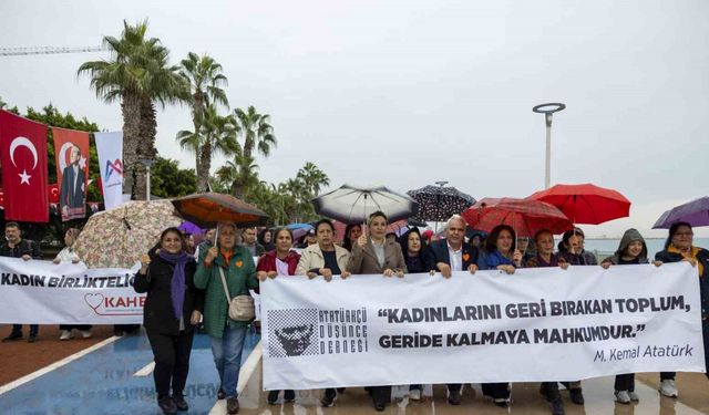 Mersin’de kadınlara yönelik şiddete karşı farkındalık etkinlikleri düzenlendi