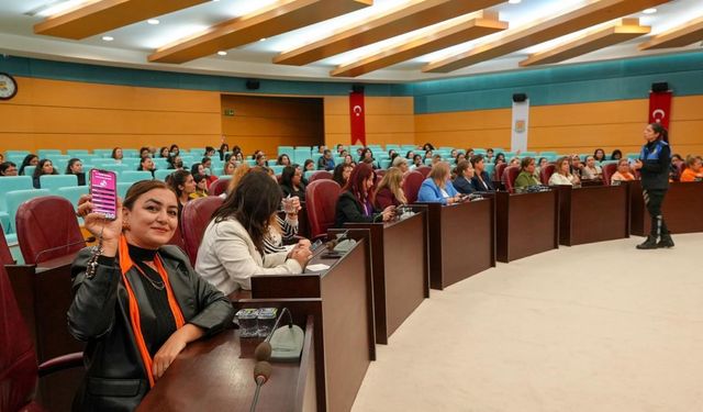 Tarsus’ta kadına şiddetle mücadele için farkındalık programı