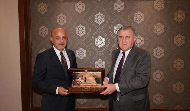 Başkan Kıraç’tan Bakan Osman Aşkın Bak’a Ziyaret