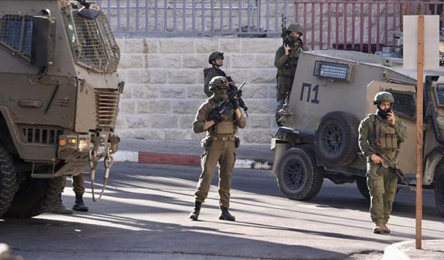 Batı Şeria’da İsrail baskınları: Filistinlilere ait yapıları yıktılar