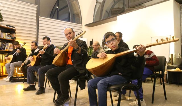 'Bir Başka Orkestra'nın Özel Bireyleri Müzikle Engelleri Aşıyor