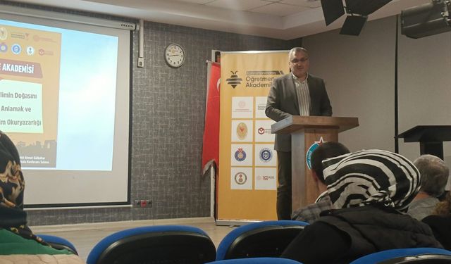 Felsefe ve Düşünce Akademisi’nde Bilimin Doğası Konuşuldu