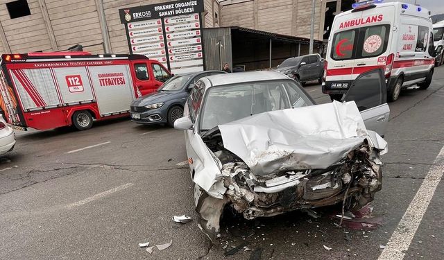 İki Otomobil Çarpıştı: 1 Yaralı