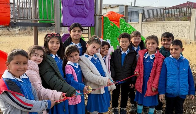 Koçovası’nda İlk Oyun Parkının Açılışını Minik Öğrenciler Yaptı