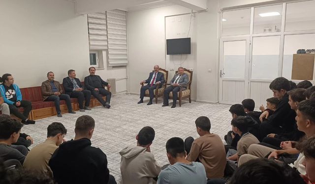 Milli Eğitim Müdürü Gezer, Elbistan Fen Lisesi Öğrencileriyle Bir Araya Geldi