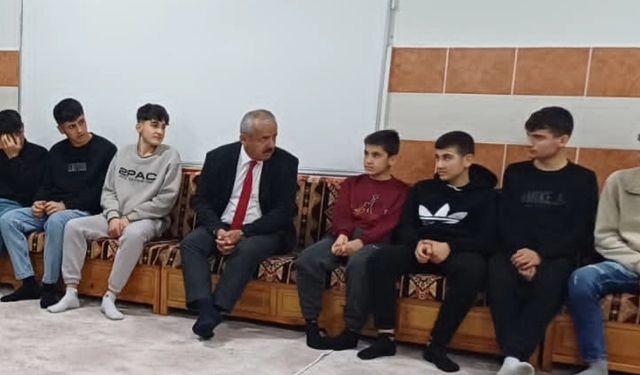 Milli Eğitim Müdürü Gezer, Elbistan Öğrencilerle Buluştu