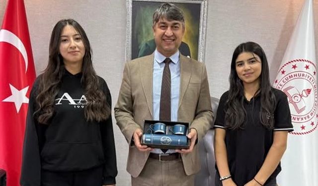 Öğrencilerden Öğretmenler Gününe Özel Anlamlı Ziyaret