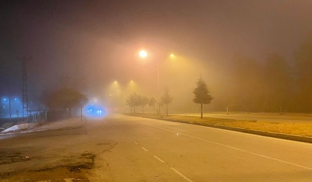 Sürücüler Dikkat! Afşin’de Yoğun Sis Ulaşımı Olumsuz Etkiliyor