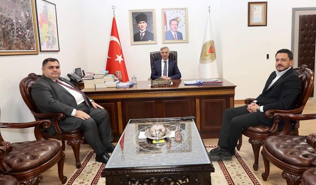 Vali Ünlüer, Ziyaretçilerini Makamında Kabul Etti