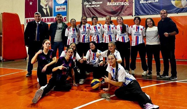 Afşin Anadolu Lisesi Voleybol Takımı Yarı Finale Yükseldi