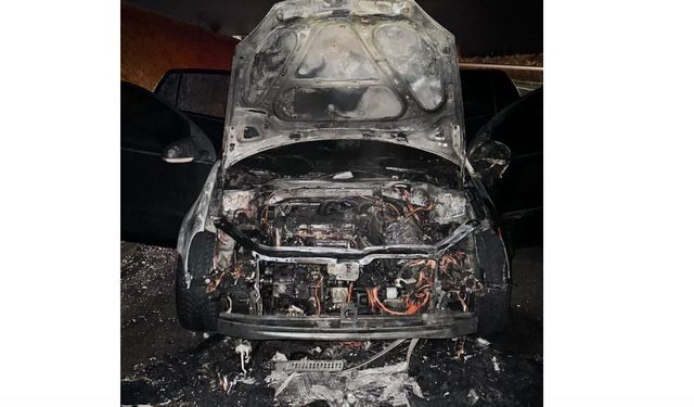 Afşin'de Seyir Halindeki Otomobil Alev Aldı