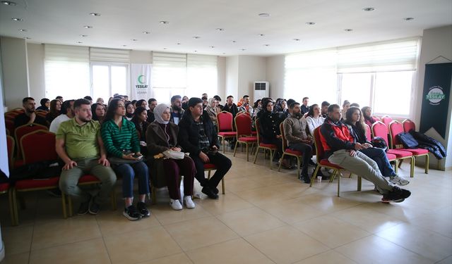 Adana'da evlilik kredisi alan gençlere evlilik öncesi ve bağımlılıkla mücadele eğitimi verildi