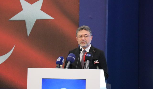 Bakan Yumaklı, MAKÜ Uluslararası Bilim ve Sanat Ödülleri Töreni'nde konuştu: