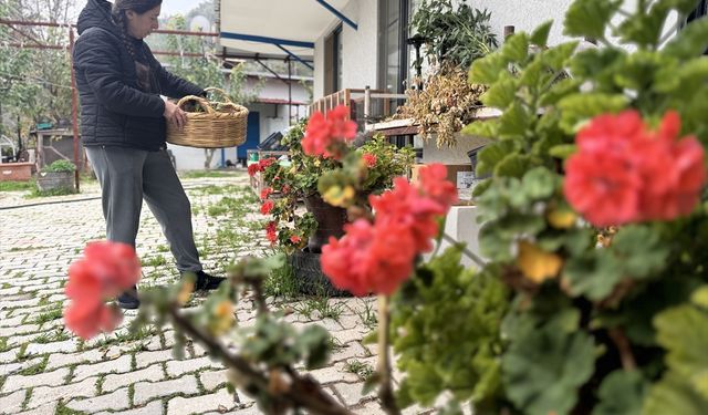 El emeği ipeği özgün tasarımlara dönüştürüyor