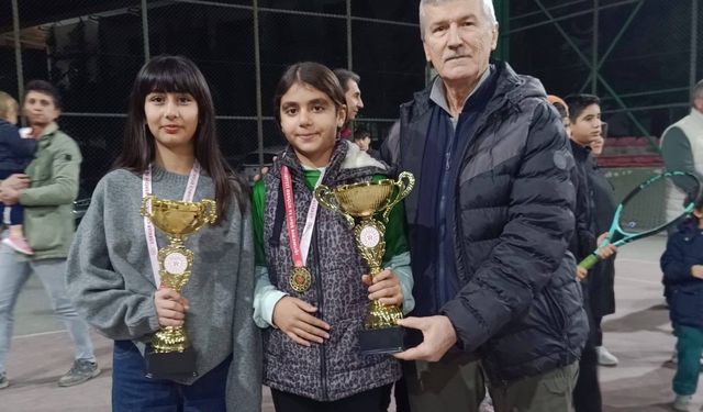 Osmaniye'de Tenis Turnuvası düzenlendi