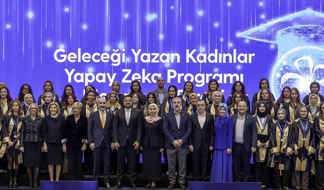 Turkcell'in 'Geleceği Yazan Kadınlar Yapay Zeka' programında ödüller sahibini buldu