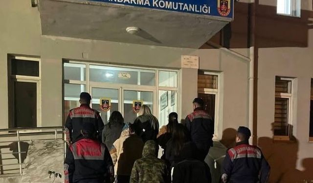 Isparta'da düzensiz göç ve göçmen kaçakçılığına yönelik kontrollerde 5 yabancı uyruklu şahıs yakalandı