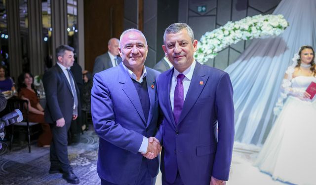 İsmail Kalender, Genel Başkan Özel ile Düğünde Bir Araya Geldi