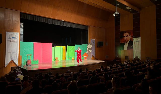 “Küçük Cesaretler Kulübü” Minik İzleyicilere Unutulmaz Bir Gün Yaşattı