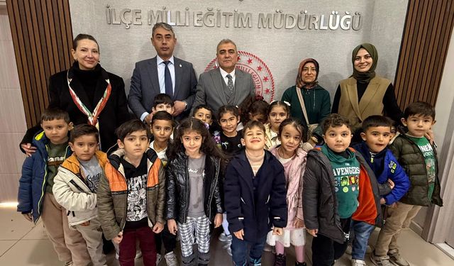 Minik Ellerden Büyük Jest