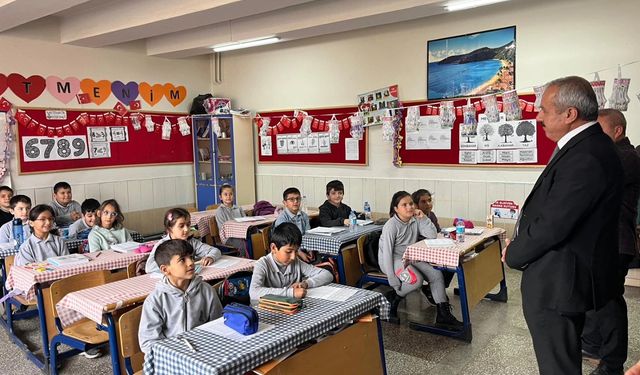 Elbistan Milli Eğitim Müdürü Gezer Tepebaşı İlkokulu’nu Ziyaret Etti