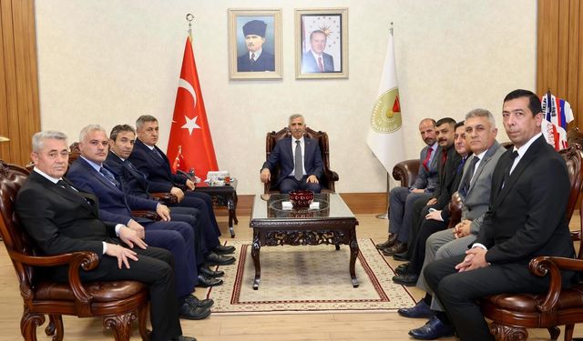 Vali Ünlüer’den Makam Ziyaretleri