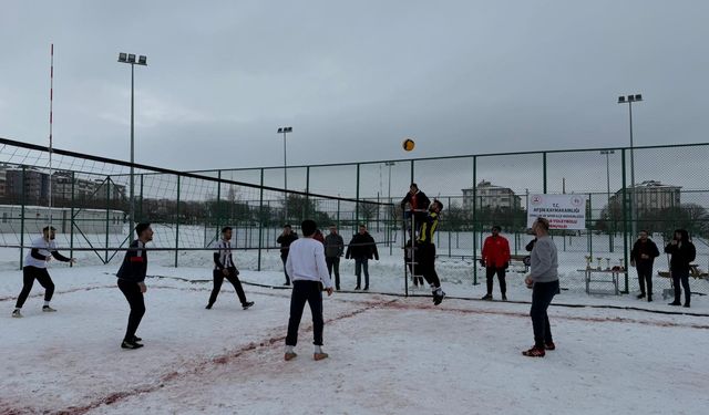 Afşin’de İlk Kez Kar Voleybolu Turnuvası Düzenlendi