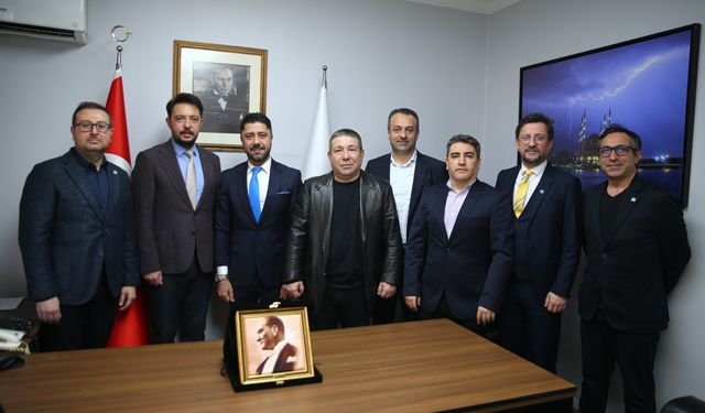 Finansçı Fenerbahçeliler Derneğinden AA Adana Bölge Müdürlüğüne ziyaret