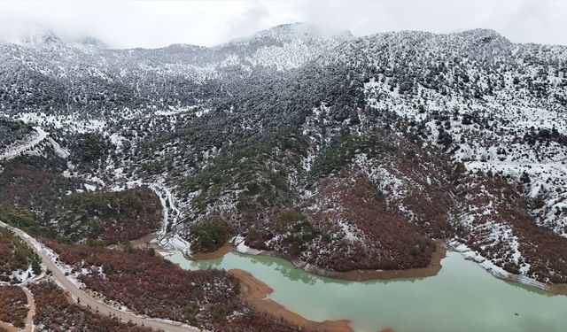 Isparta'daki kış manzaraları havadan görüntülendi