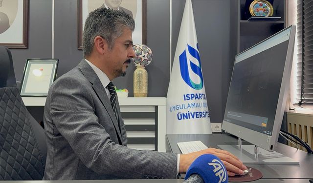 ISUBÜ Rektörü Çatal, AA'nın 'Yılın Kareleri' oylamasına katıldı