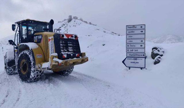 Kahramanmaraş'ta kar nedeniyle 191 mahalleye ulaşım sağlanamıyor