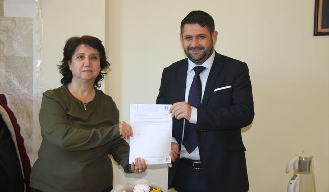 Serik Esnaf ve Sanatkarlar Odası başkanlığa seçilen Barut mazbatasını aldı