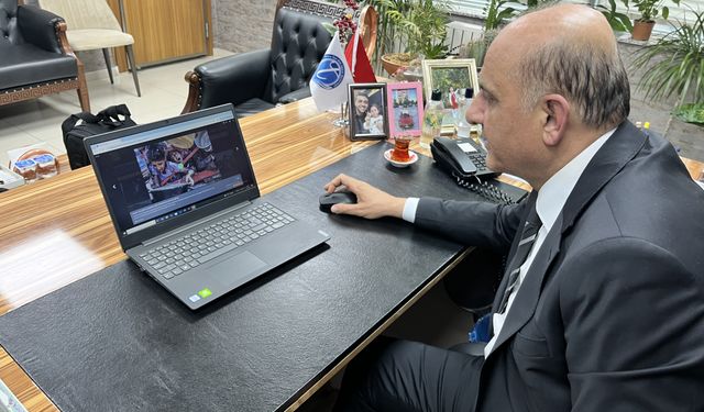 Tarsus İlçe Milli Eğitim Müdürü Anteplioğlu AA'nın 'Yılın Kareleri' oylamasına katıldı