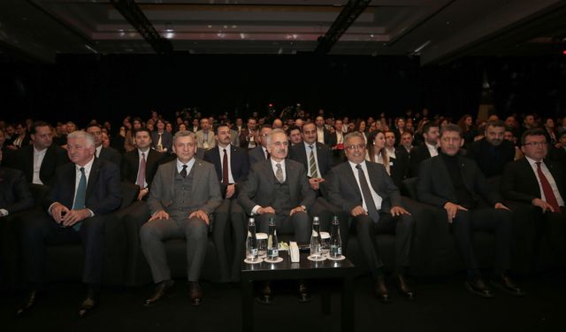 Ulaştırma ve Altyapı Bakanı Uraloğlu, THY Yönetim Zirvesi 2026 etkinliğinde konuştu: