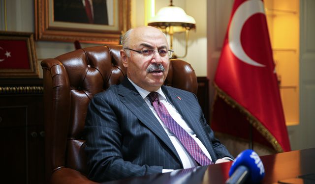 Vali Yavuz Selim Köşger, AA'nın 'Yılın Kareleri' oylamasına katıldı