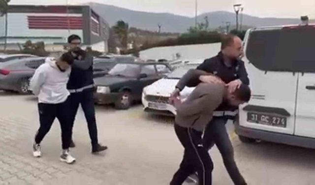 İskenderun'da hapis cezası ile aranan 2 kişi tutuklandı