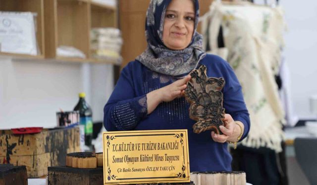 Bakanlıktan sanatçı belgesi alan usta, çit baskıyı geleceğe taşıyor