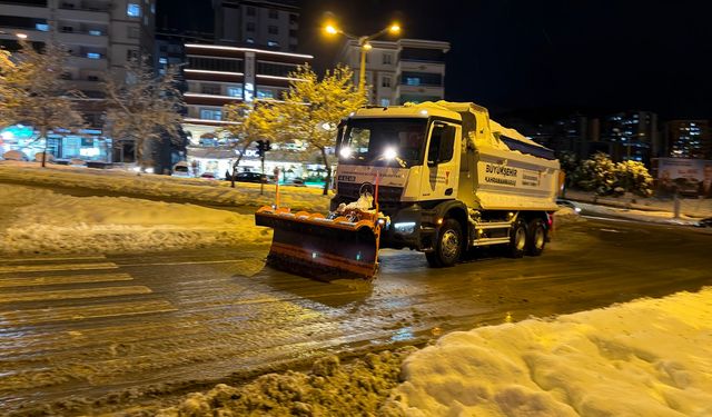 Büyükşehir, Karla Mücadelede Mesai Mefhumu Gözetmeksizin Sahada
