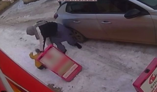 Buzlu yol vatandaşlara zor anlar yaşattı