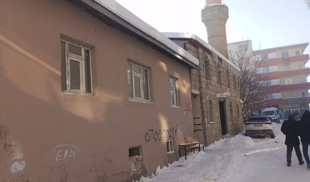 Diyadin merkez camii abdesthanesi bakımsızlığı ile tepki çekiyor