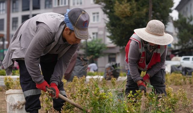 Düzce’nin park ve bahçeleri onlara emanet