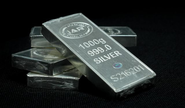 Gümüşün getirisi 2025'te altını geride bıraktı