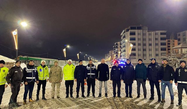 Kaymakam Sarıdoğan Yeni Yıla Görev Başındaki Personelle Birlikte Girdi