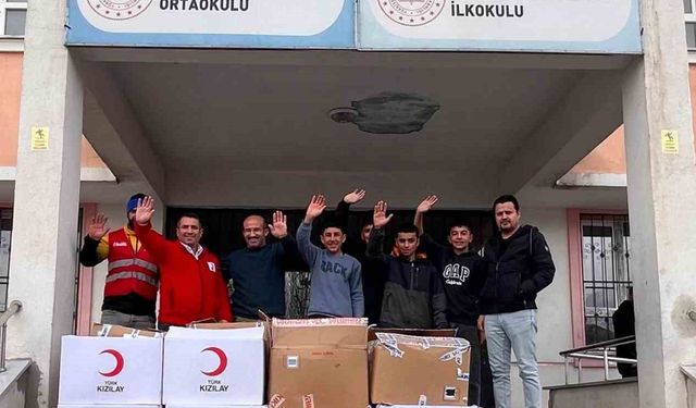 Muradiye’de 16 bin öğrenciye giyim desteği