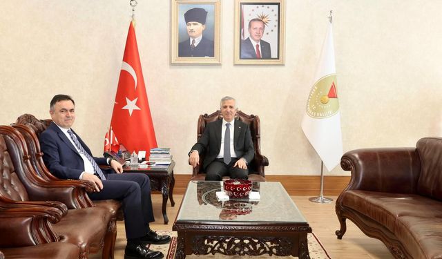 Vali Ünlüer, Vali-Mülkiye Başmüfettişi Çakır'ı Makamında Ağırladı