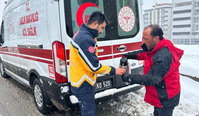 Onikişubat’ta kar soğuğuna karşı sıcak dayanışma