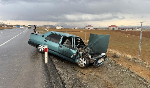 Afşin’de İki Otomobil Çarpıştı: 1 Yaralı